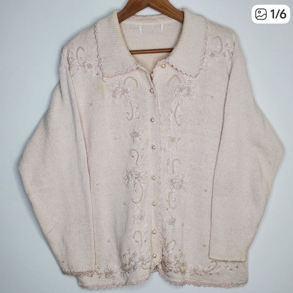 Vintage Beaded Sequined Hand-Knit 90s Scalloped Hemmed Pretty Off-White Cardigan